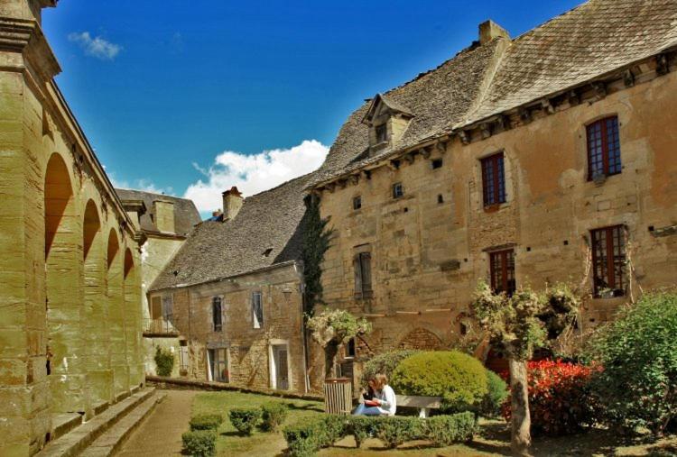 Petite Maison En Pierre Au Coeur Du Perigord Noir Proche De Sarlat Et Rocamadour Salignac Eyvigues Buitenkant foto