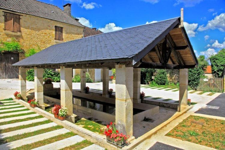 Petite Maison En Pierre Au Coeur Du Perigord Noir Proche De Sarlat Et Rocamadour Salignac Eyvigues Buitenkant foto